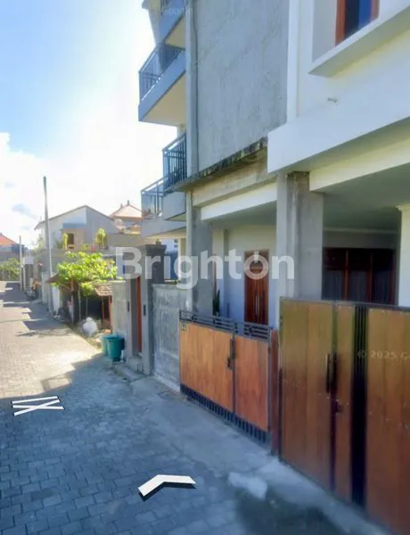 image RUMAH 3 KAMAR TIDUR 2 LANTAI DI KESIMAN KERTALANGU DENPASAR TIMUR (1)