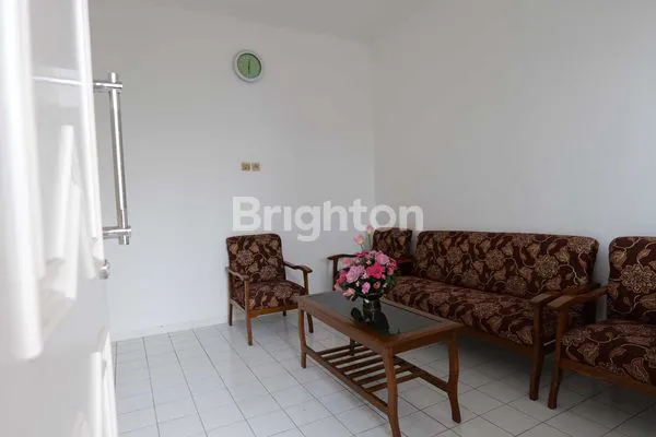 image RUMAH NYAMAN FULL FURNISHED DI PONDOK BLIMBING INDAH ARAYA – 3 KAMAR TIDUR, LOKASI STRATEGIS & LINGKUNGAN EKSKLUSIF (2)