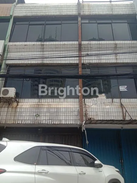 image 2 RUKO GANDENG  3,5 LANTAI JEMBATAN DUA DEKAT GROGOL DAN PLUIT LETAK BAGUS DAN STRATEGIS (1)