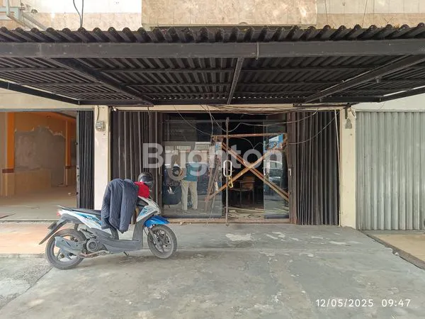 image RUKO PUSAT KOTA 3 LANTAI A YANI (1)