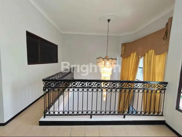 image JUAL RUMAH TENGAH KOTA NGAGEL SIAP HUNI. (4)