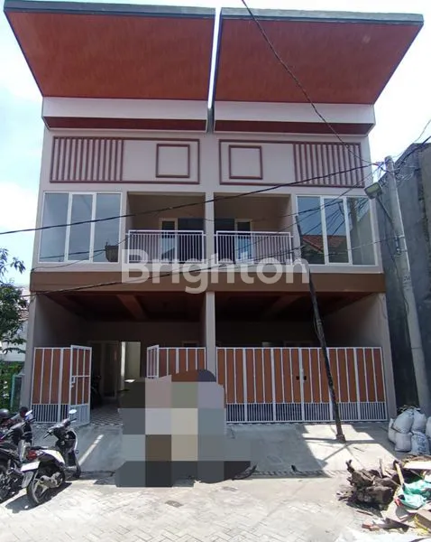 image RUMAH 2 LANTAI DEKAT RAYA MENGANTI WIYUNG GRIYA BABATAN PRATAMA BABATAN UNESA ROYAL RESIDANCE SUPERINDO PAKUWON MALL (1)