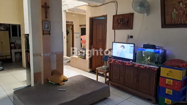 image RUMAH 2 LANTAI TERAWAT DEKAT MERR, SIER DI RUNGKUT BARATA (5)