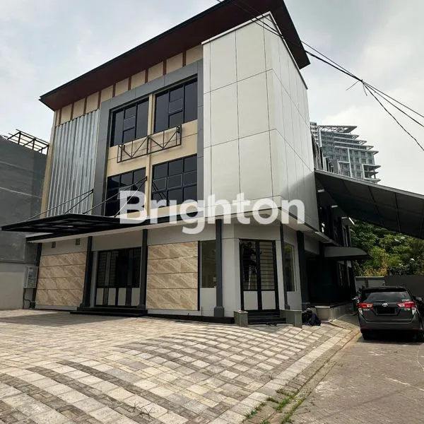 image DISEWAKAN GEDUNG 3 LANTAI COCOK BUAT PERKANTORAN DAN ANEKA USAHA (2)