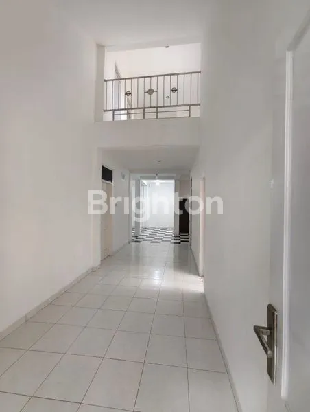 RUMAH 1,5 LANTAI DI SENDANGMULYO. RAPI & BERSIH. JARANG ADA SEPERTI INI