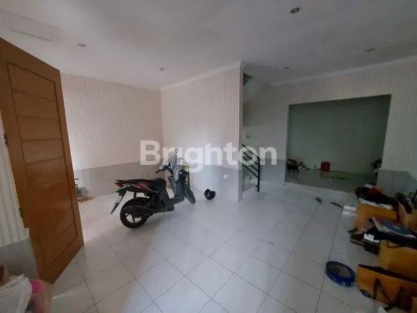 image RUMAH 2 LANTAI LT 144M², STRATEGIS DI MEDAN JOHOR (4)