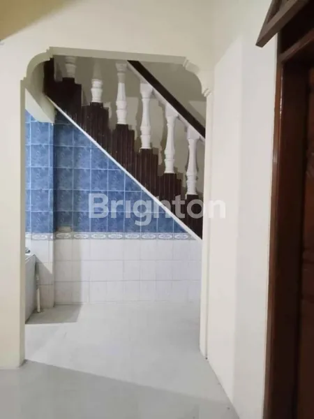 image JUAL CEPAT RUMAH 2 LANTAI SIAP HUNI DI SEMOLOWARU INDAH (5)