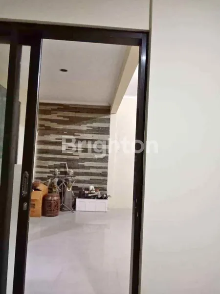 image JUAL CEPAT RUMAH 2 LANTAI SIAP HUNI DI SEMOLOWARU INDAH (6)