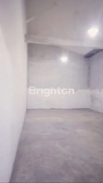 image GUDANG PINGGIR JALAN RAYA PROPINSI BISA DIAKSES TRUCK CONTAINER 40 FEET & TRUCK TRAILER (4)