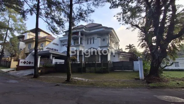 image RUMAH MEWAH SIAP HUNI DI KOTA MALANG (2)