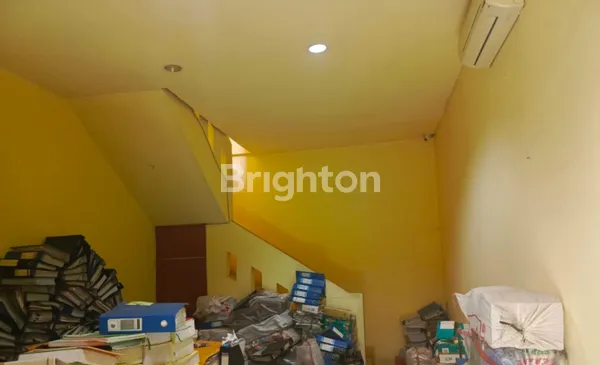 image RUKO 2 LANTAI COCOK UNTUK KANTOR STRATEGIS DI KAWASAN JALAN RAYA SERPONG, PAKUALAM TANGERANG SELATAN (2)