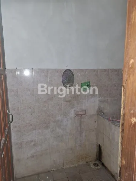 image MAU SEWA RUMAH MURAH TENGAH KOTA SOLO JALAN DEPAN LUAS? (6)