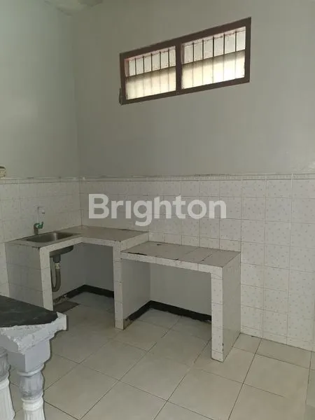 image MAU SEWA RUMAH MURAH TENGAH KOTA SOLO JALAN DEPAN LUAS? (5)