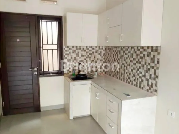 image RUMAH MODERN 2 LANTAI – PUSAT RENON, DENPASAR SELATAN (4)