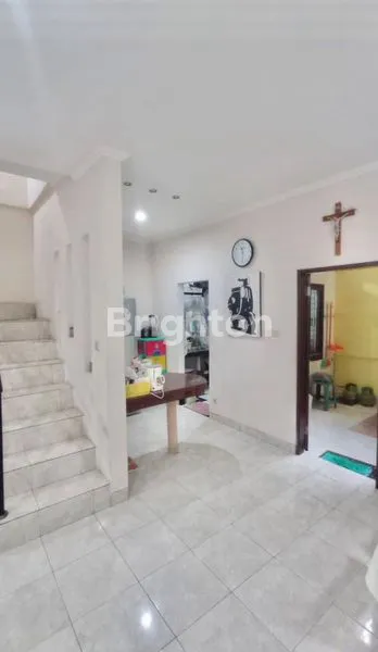 image RUMAH SIAP HUNI DI GATOT SUBROTO TENGAH (6)