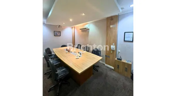 image RUKO 4 LANTAI FULL FURNISH LOKASI STRATEGIS SEBELAH EXIT TOL PONDOK GEDE (2)