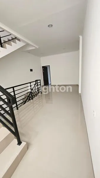 image RUKO BARU STRATEGIS DI JELAMBAR JAKARTA BARAT (8)