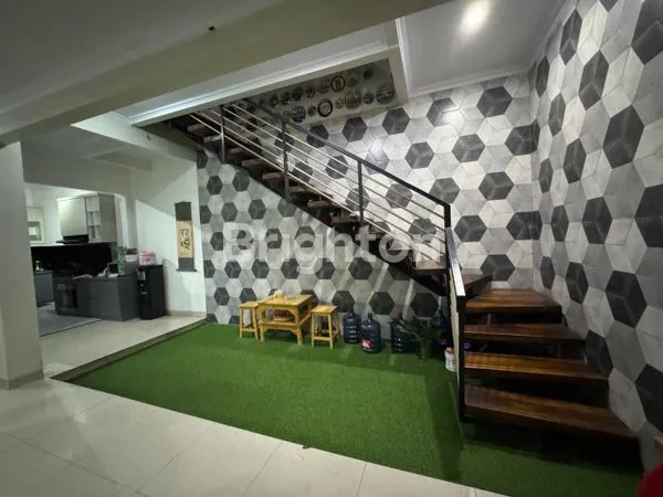 image RUMAH KOST STRATEGIS KELAPA DUA, FULL FURNISH & BISNIS LAUNDRY (2)