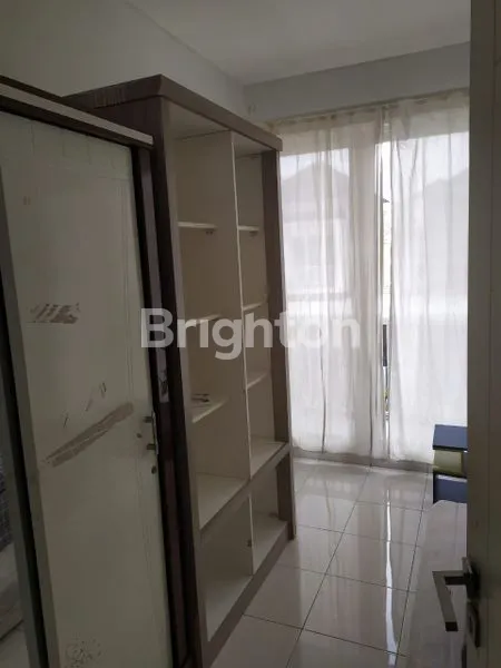 image RUMAH 2 LANTAI 3 KAMAR TIDUR 2 KAMAR MANDI SEMI FURNISH DI SUMMARECON BEKASI (3)