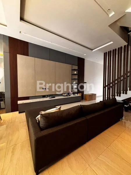 image RUMAH MEWAH 2 LANTAI DI KEBON JERUK, LT 183M² (4)