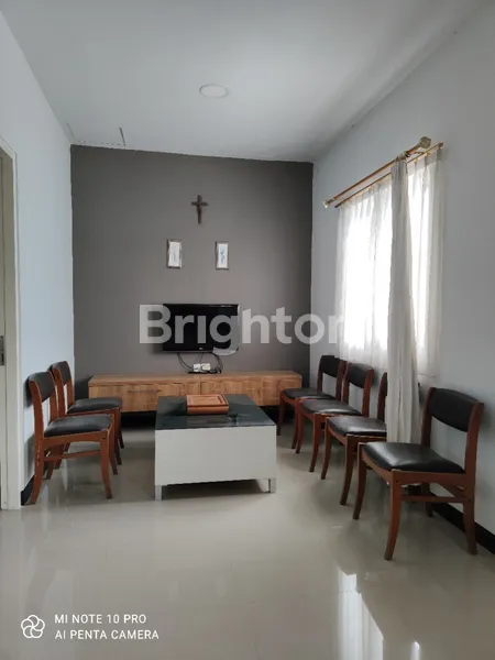 image RUMAH HOOK FULL FURNISHED 2 LANTAI LOKASI DARMO CITRALAND SURABAYA BARAT (2)