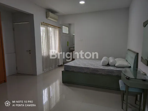 image RUMAH HOOK FULL FURNISHED 2 LANTAI LOKASI DARMO CITRALAND SURABAYA BARAT (4)