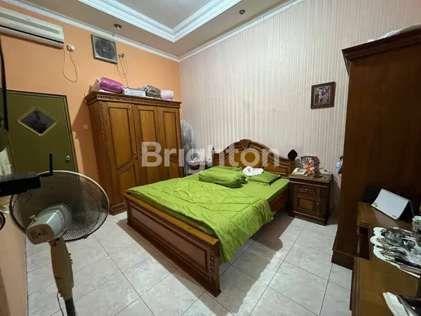 image DIJUAL  RUMAH MEWAH BERNUANSA KLASIK & HOMEY – SIAP HUNI DI DAERAH RUNGKUT MENANGGAL (3)