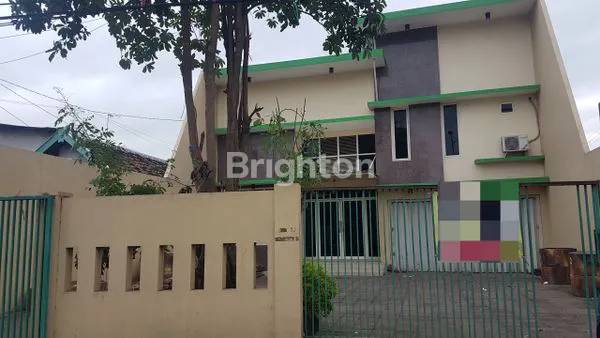 PERKANTORAN SIAP HUNI DI JALAN UTAMA