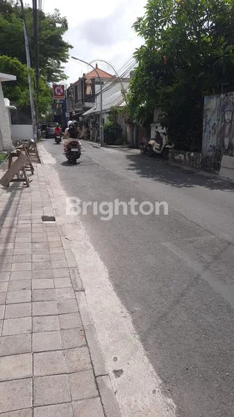 image RUKO STRATEGIS DI JL. KAYU JATI SEMINYAK, LT 60M² (3)