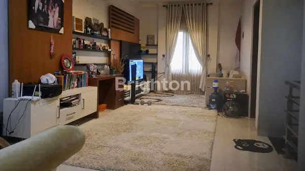 image RUMAH 2 LANTAI PREMIUM 4KT DI CASABELA MAGUWOHARJO DEPOK (6)