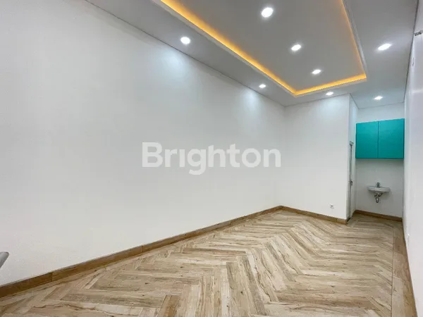 image RUMAH BARU 3 LANTAI PLUS ATTIC MERUYA JAKARTA BARAT (2)