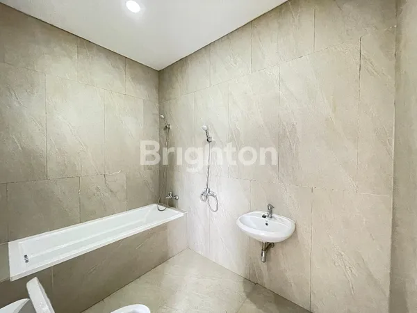 image RUMAH BARU 3 LANTAI PLUS ATTIC MERUYA JAKARTA BARAT (5)