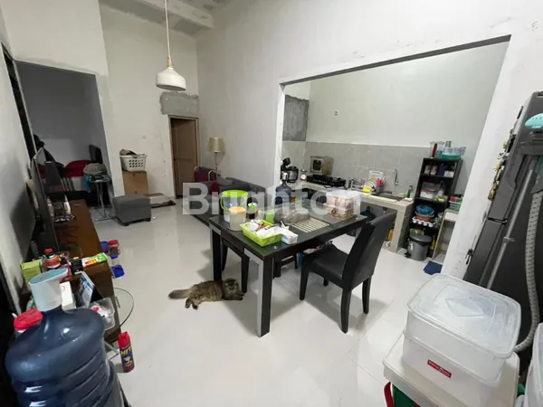 image RUMAH SIAP HUNI BANGUNAN BARU GUNUNGANYAR DEKAT DENGAN UPN (7)