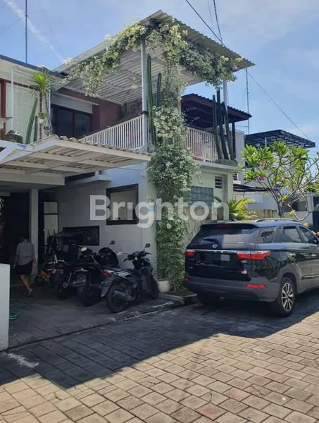 image DI SEWAKAN / DI JUAL RUMAH MINIMALIS DENGAN KOLAM RENANG FULL FURNISH DI RENON (8)
