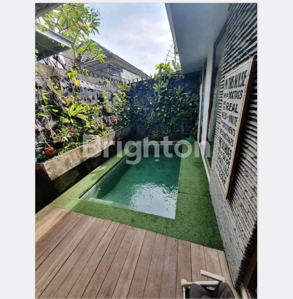 image DI SEWAKAN / DI JUAL RUMAH MINIMALIS DENGAN KOLAM RENANG FULL FURNISH DI RENON (2)