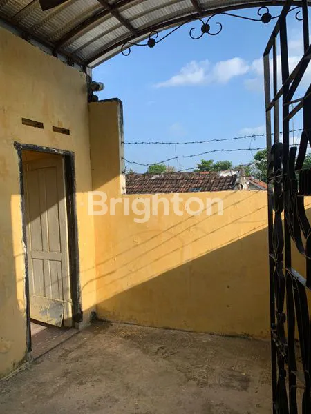 image RUMAH MUNGIL  2 LANTAI KOTA KEDIRI (2)