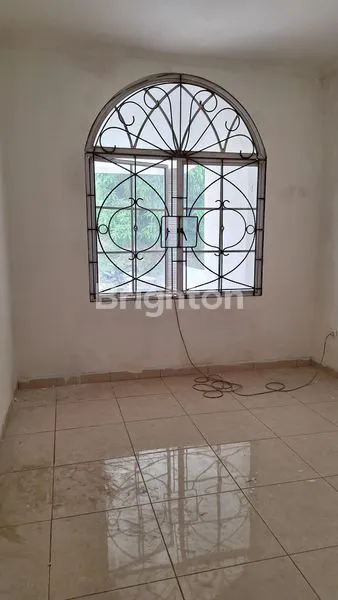 image RUMAH MEWAH SIAP HUNI DI KOTA WISATA (2)