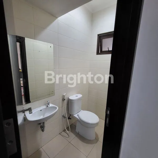 image RUMAH MOZIA BSD LOKASI STRATEGIS LINGKUNGAN ASRI DAN NYAMAN ADA BUKAAN BELAKANG (8)