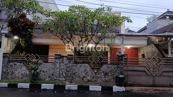 image RUMAH DENGAN FURNISH DI BUNGA2 AREA SOEKARNO HATTA KOTA MALANG, DEKAT DENGAN UNIVERSITAS BRAWIJAYA (2)