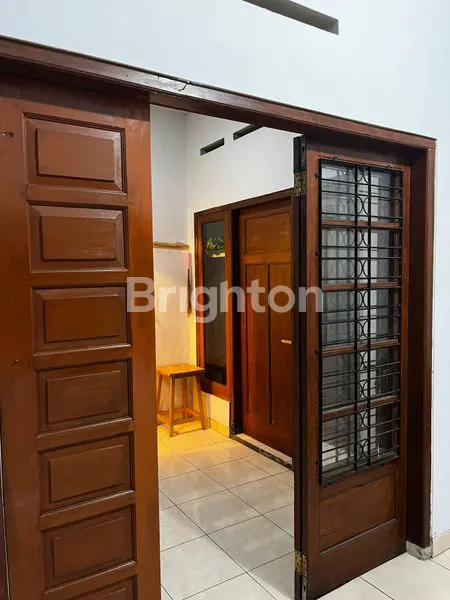 image RUMAH STRATEGIS DI SAYAP SUPRATMAN, 7 KAMAR (2)
