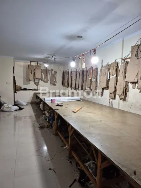 image RUMAH BESAR JELAMBAR (3)