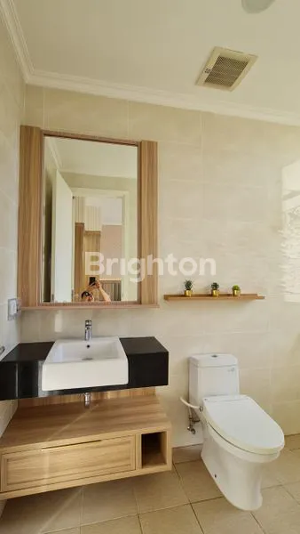 image RUMAH MEWAH FULL FURNISHED SIAP HUNI DI SUMMARECON (7)