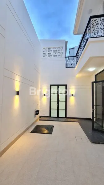 image RUMAH MEWAH FULL FURNISHED SIAP HUNI DI SUMMARECON (8)