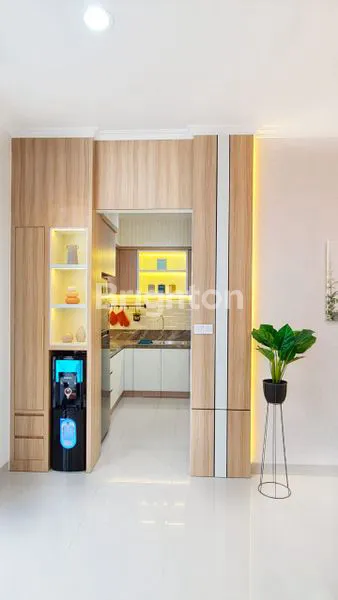 image RUMAH MEWAH FULL FURNISHED SIAP HUNI DI SUMMARECON (3)