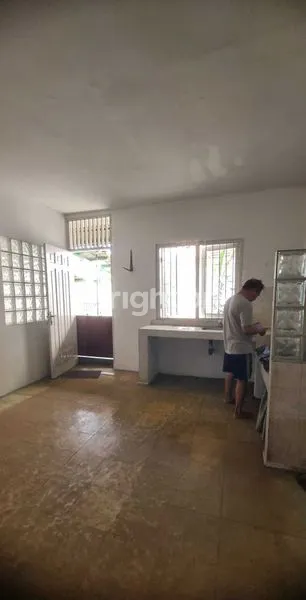 image RUMAH MURAH MANGGA BESAR 3 LANTAI (7)