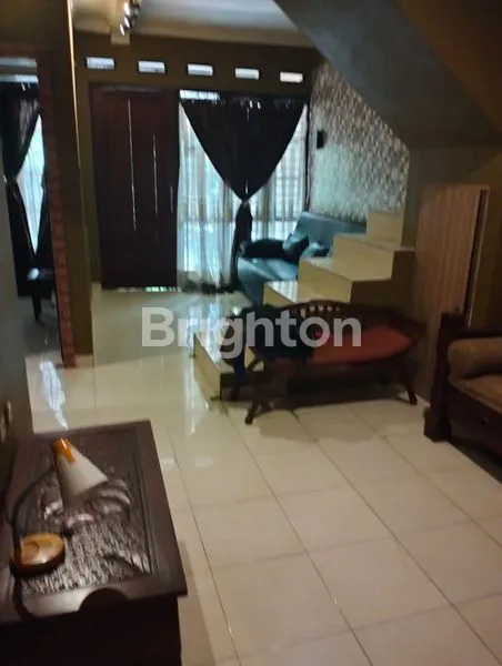 image RUMAH 2 LANTAI DALAM KOMPLEK DI CIBUBUR (3)