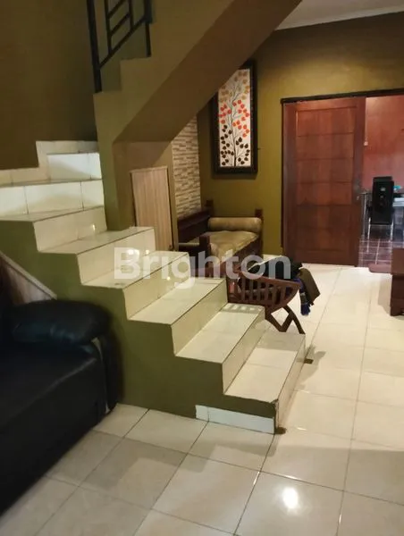 image RUMAH 2 LANTAI DALAM KOMPLEK DI CIBUBUR (6)