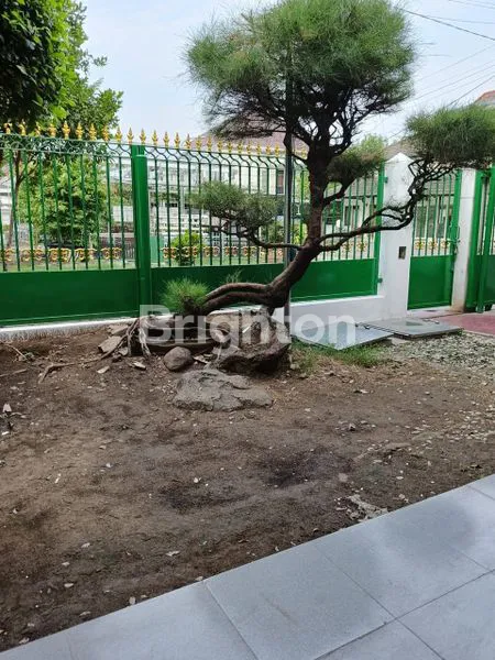 image RUMAH SANGAT TERAWAT SIAP HUNI DARMO BARU 5 MENIT HR MUHAMMAD SURABAYA BARAT (2)