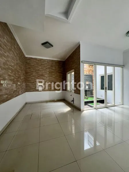 image DIJUAL RUMAH CANTIK LEBAR 9 SIAP HUNI DELTASARI (4)