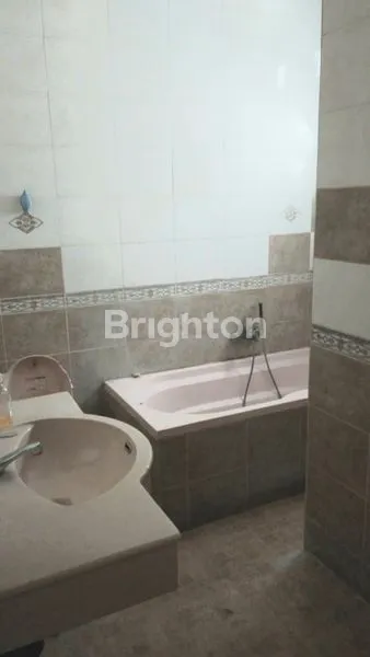 image *RUMAH CANTIK BONUS PEMANDANGAN TAMAN SEDAP DI MATA* (7)